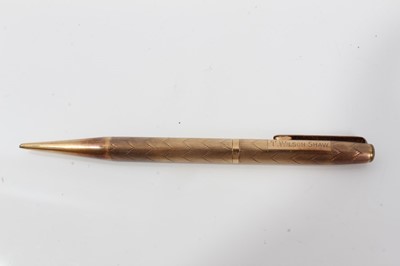 Lot 194 - 9ct gold propelling pencil
