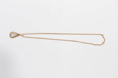 Lot 297 - 9ct gold opal pendant on 9ct gold chain
