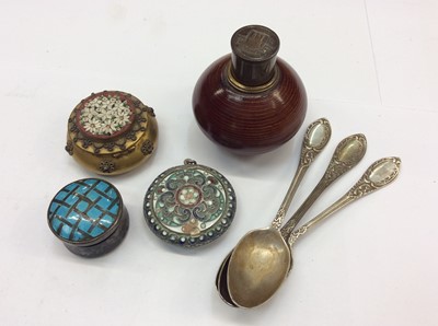 Lot 718 - Three silver teaspoons, three trinket pots and a table lighter