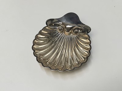 Lot 297 - Silver shell shaped dish