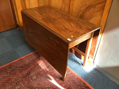 Lot 1101 - 19th century mahogany drop leaf dining table