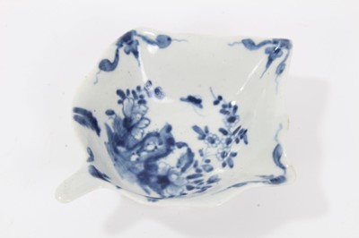 Lot 1 - Worcester blue and white leaf shaped pickle dish
