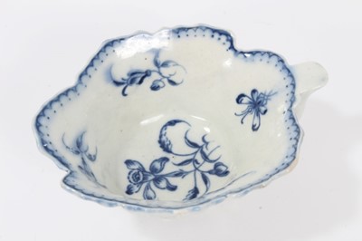 Lot 12 - Worcester blue and white geranium leaf pickle