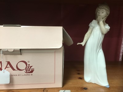 Lot 226 - Nao porcelain figure, boxed