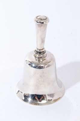 Lot 22 - George V silver handled table bell of typical form (Chester 1912)