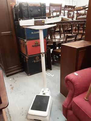 Lot 136 - Avery doctors scales