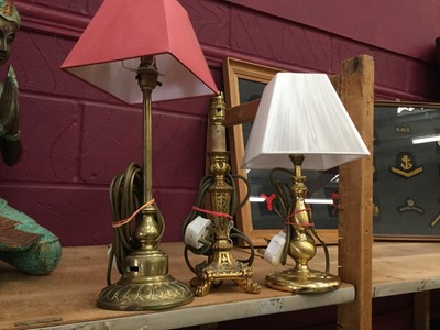 Lot 96 - Antique brass table lamp together with another brass table lamp and a giltwood table lamps (3 lamps)