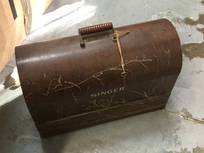 Lot 126 - Singer sewing machine