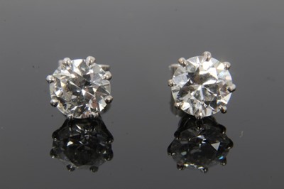 Lot 58 - Diamond stud earrings