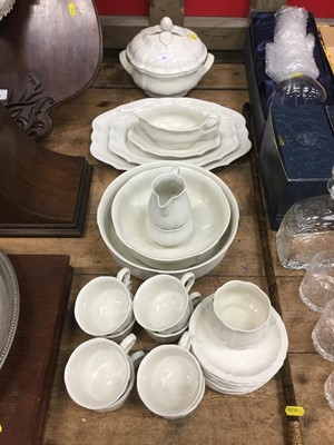 Lot 31 - Group of Villeroy & Boch Manoir pattern ceramics