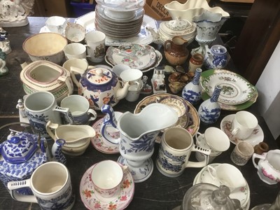 Lot 179 - Decorative ceramics and sundries