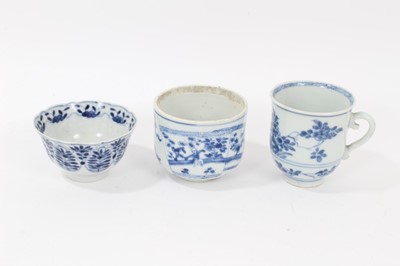 Lot 105 - An 18th century Chinese blue and white tea bowl, a beaker and a bowl
