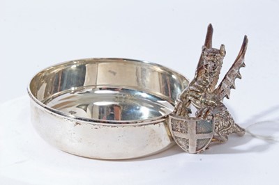Lot 10 - Good Quality Contemporary silver pin dish of circular form, mounted with a cast Dragon depicting the City of London Dragon boundary mark (London 2009), maker Grant Macdonald