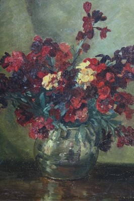 Lot 255 - William Arthur Chase (1878-1944) oil on board - Still life of flowers