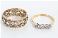 Lot 3229 - Gold (18ct) five stone diamond ring in...