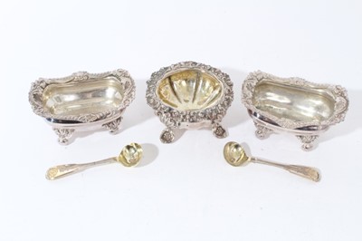 Lot 132 - Good quality William IV silver salt of cauldron form with ornate foliate scroll border and gilded interior, raised on three scroll feet (London 1830), together with two George IV silver fiddle and...
