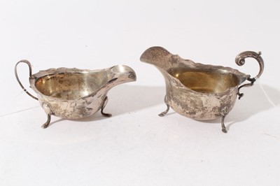 Lot 169 - George V silver sauce boat of conventional form (Birmingham 1929) together with another similar (Sheffield 1934), maker Viners, all at approximately 6oz (2)