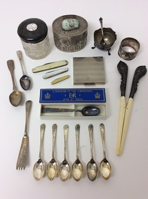 Lot 198 - Set of six silver golfing teaspoons, two Georgian silver teaspoons, silver salt and other items, 5.2ozs of weighable silver