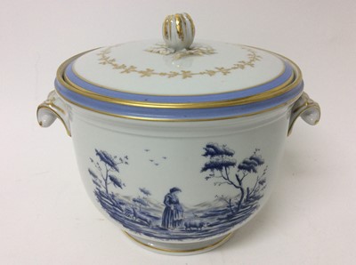 Lot 186 - An Italian Richard Ginori ice pail and cover in the 18th century style, decorated in blue with figures in landscapes and gilded borders, 18cm high overall