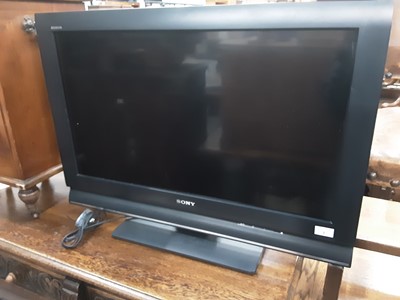 Lot 3 - Sony Bravia flatscreen television model number KDL-32L4000