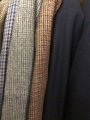 Lot 1784 - Gentlemen's Jackets including tweed by Gieves and Hawkes x2, tweed by Oaks and Harris Tweed,  plus two Gieves and Hawkes Navy blazers.