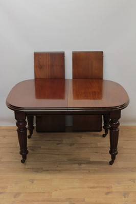 Lot 877 - Late 19th / early 20th century mahogany extending dining table