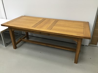 Lot 64 - Large oak extending kitchen table with two extra leaves on square taper legs