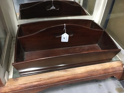 Lot 39 - Good quality reproduction cutlery tray with central division
