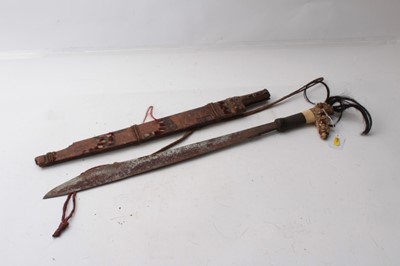Lot 333 - Late 19th/ early 20th century Borneo Dayak Manadu head hunters