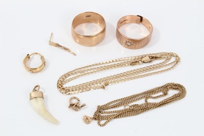 Lot 40 - Group 9ct gold and yellow metal jewellery