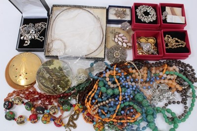 Lot 81 - Costume jewellery and bijouterie