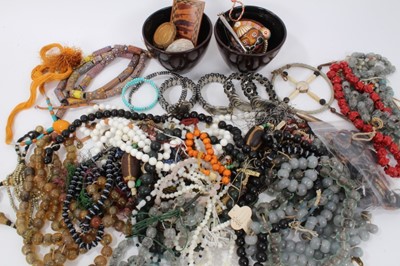 Lot 531 - Group Eastern jewellery and bijouterie