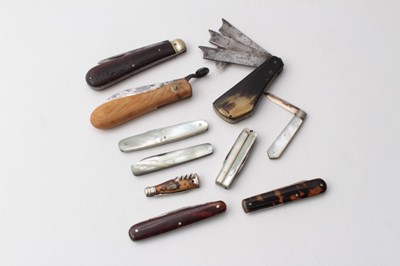 Lot 342 - 19th Century Steel and Horn Fleam together with a silver and mother of pearl fruit knife and other pen knives (10)