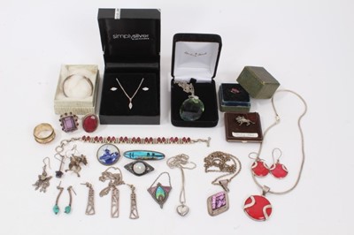 Lot 107 - Group silver and white metal jewellery
