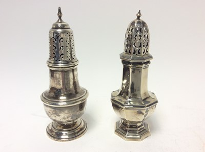 Lot 223 - George V silver sugar caster of baluster form with pierced slip in cover, on circular foot, (Birmingham 1913), together with an Edwardian silver