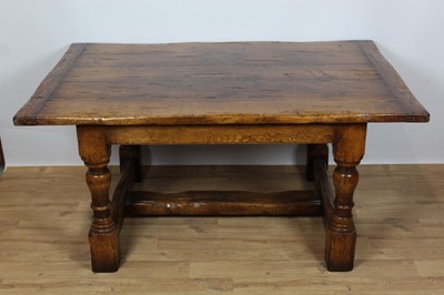 Lot 727 - Good 17th century style oak refectory table