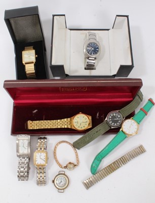 Lot 135 - Group various watches