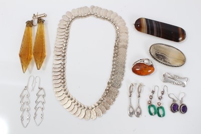 Lot 143 - Group silver jewellery