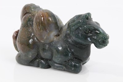 Lot 190 - Chinese carved hardstone snuff bottle