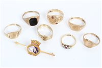 Lot 3349 - Gold (18ct) diamond and ruby three stone ring,...