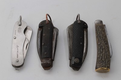Lot 936 - 1950s British Army issue pocket knife by Warris, Sheffield, dated 1953, together with three other folding pocket knives (4)