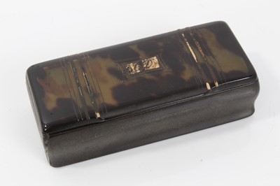 Lot 522 - Regency tortoiseshell snuff box and carved snuff spoon