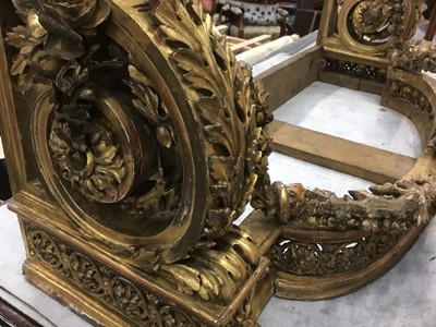Lot 776 - 19th century marble topped carved gilt console table