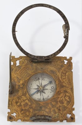 Lot 485 - Rare 18th century Augsburg pattern equinoctial compass in later case, the back engraved with cities, 7cm across