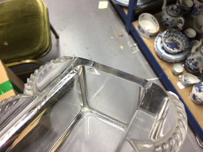 Lot 129 - Six piece Lalique glass table centre