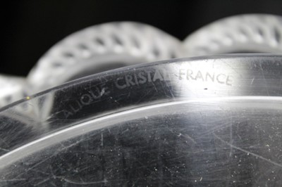 Lot 129 - Six piece Lalique glass table centre