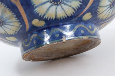 Lot 128 - William de Morgan lustre bowl decorated with flower-head motifs, 1888-1907 blue period