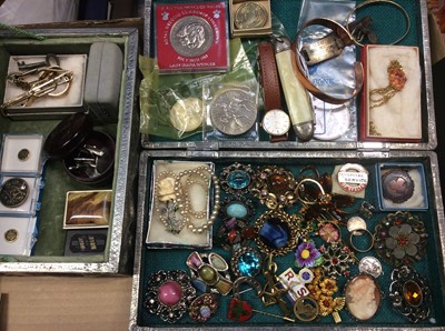 Lot 509 - Two pewter jewellery boxes with contents