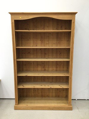 Lot 190 - Pine open bookcase with adjustable shelves