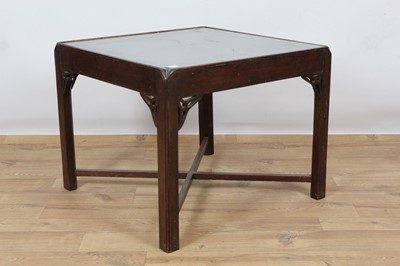 Lot 954 - Georgian style mahogany display coffee table